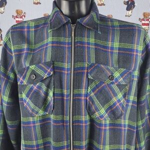 Essentials Style full zipper green & blue med baggy plaid flannel shirt